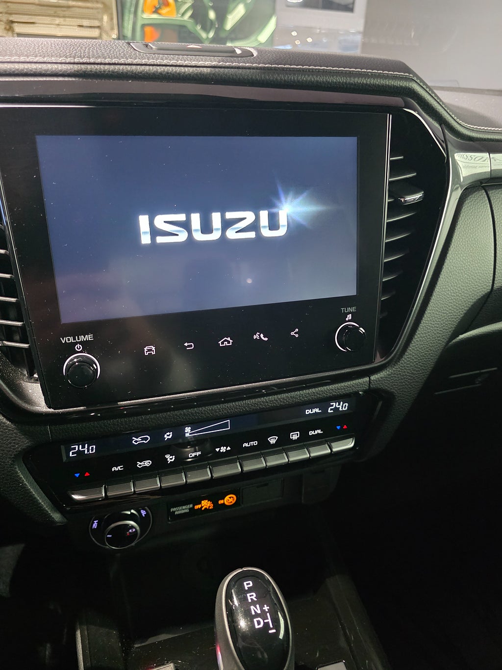 Isuzu D-Max XRX Double Cab CNG Låg skatt Snabb lev Ny modell - bild 14