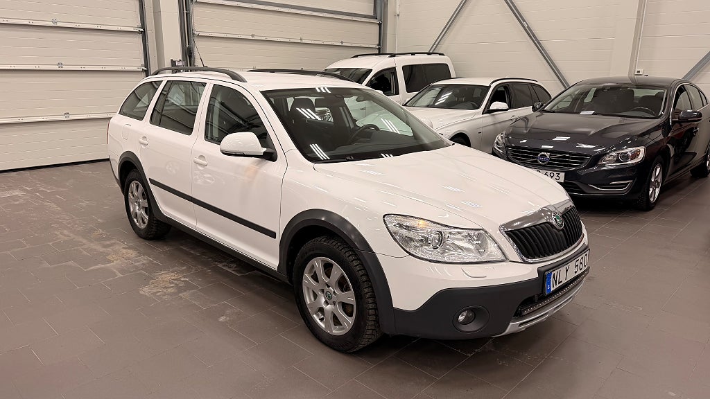 Skoda Octavia Scout 2.0 TDI 4x4 1-Ägare Värmare Drag