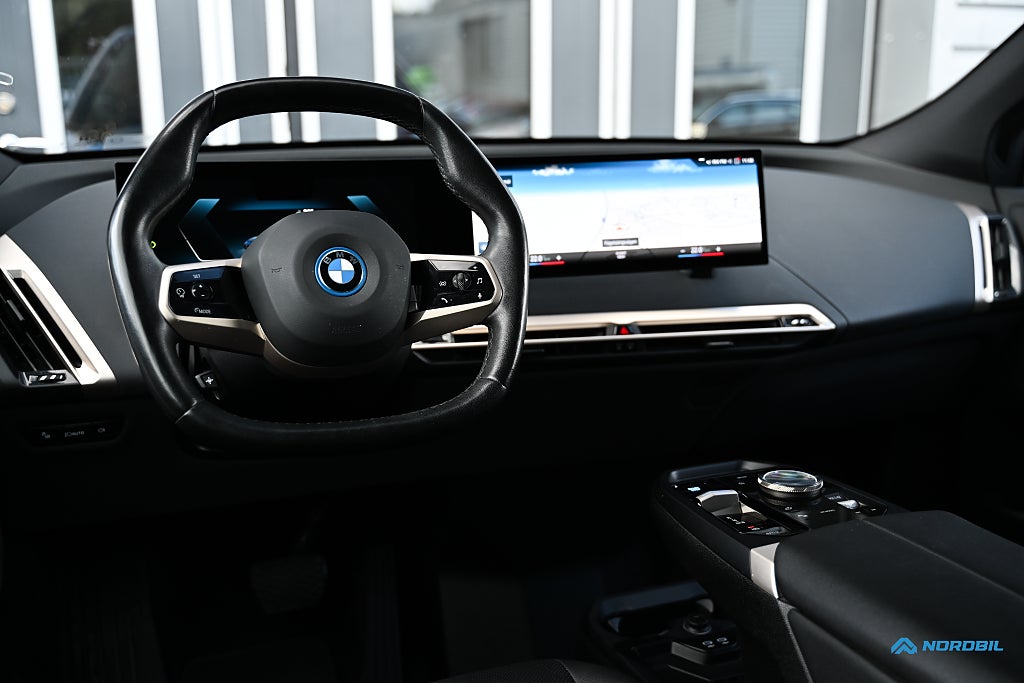BMW iX