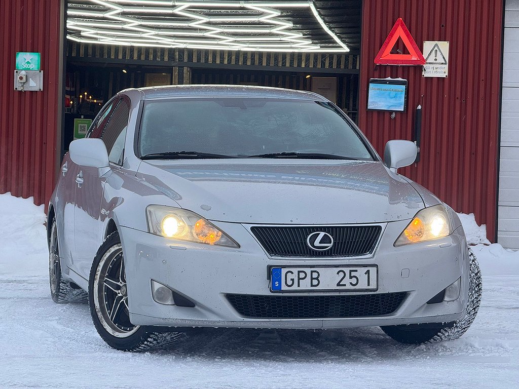 Lexus IS 250 2.5 V6 Euro 4