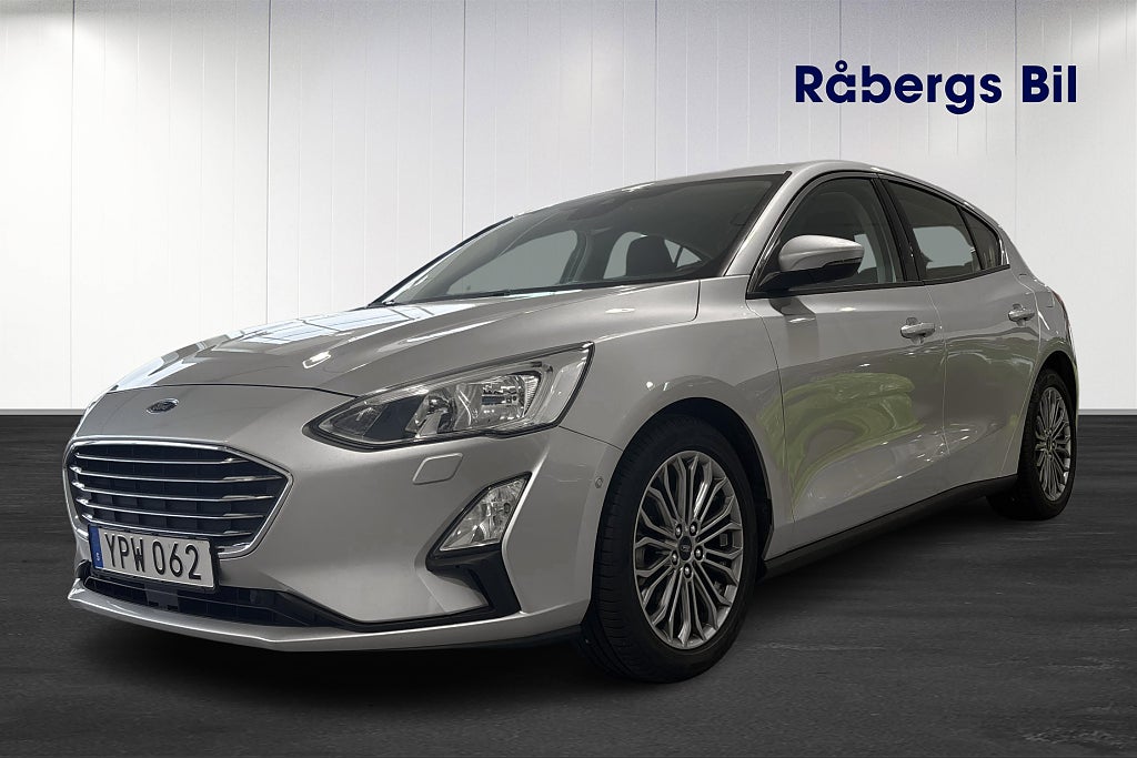 Ford Focus Titanium 1.0T 125hk *Backkamera/V-hjul*