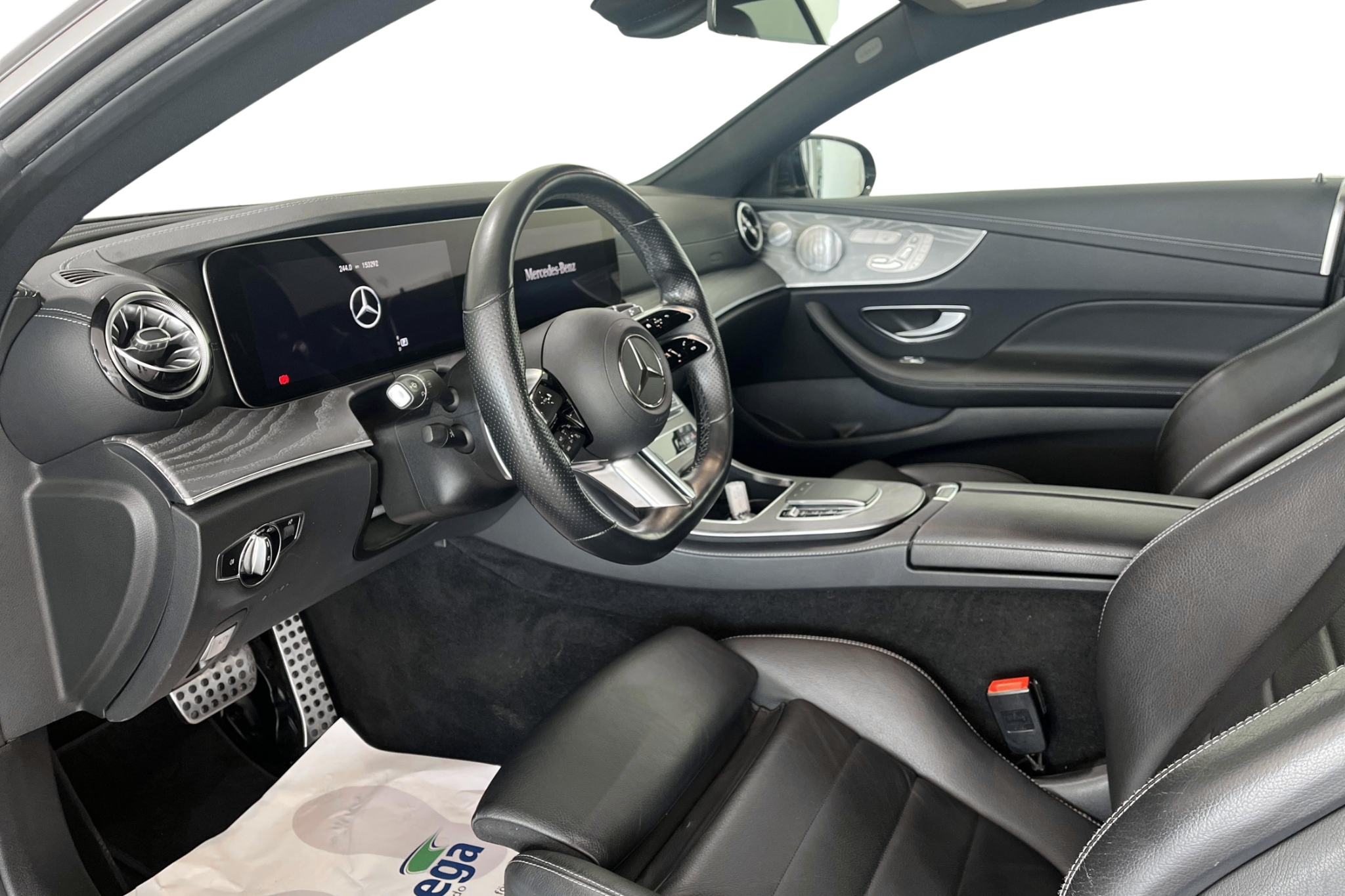 Mercedes-Benz E 300 Coupé AMG 2021, kuva 6/25