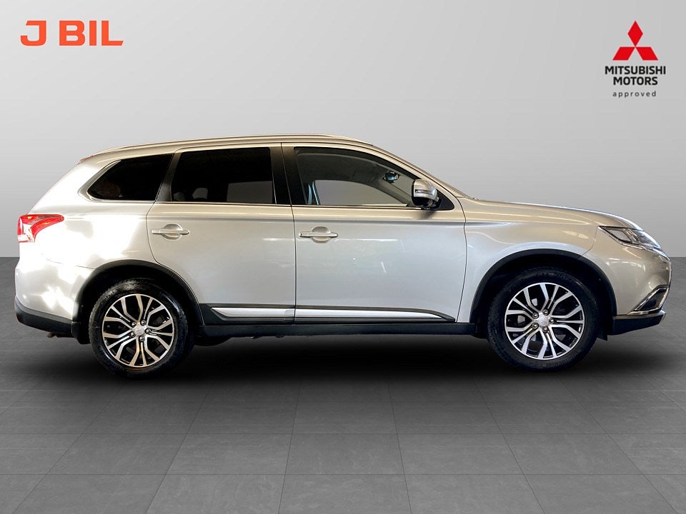 Bild på Mitsubishi Outlander Business 2.0 150hk Aut 4WD - 7-SITS, B-KAMERA