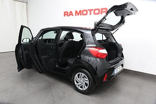 Halvkombi Hyundai i10 3 av 17