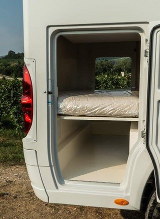 Husbil-halvintegrerad Wingamm Oasi 610 ST 160HK Aut 13 av 17