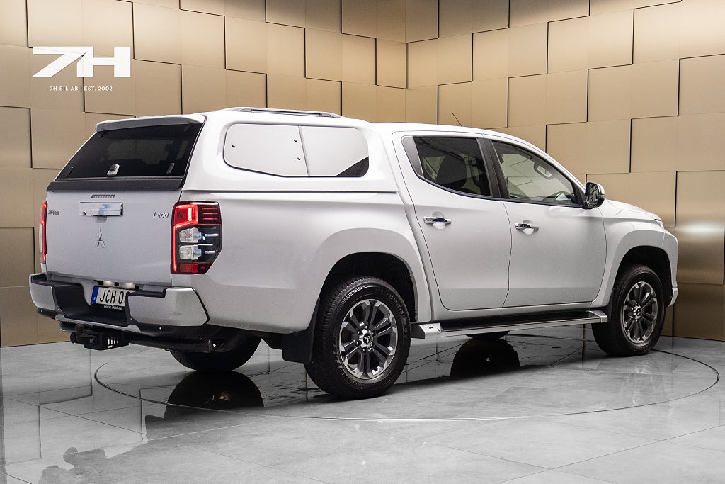 Mitsubishi L200 Dubbelhytt 2.2 Di-D 4WD Moms / Kåpa / Drag / 360 / Värm