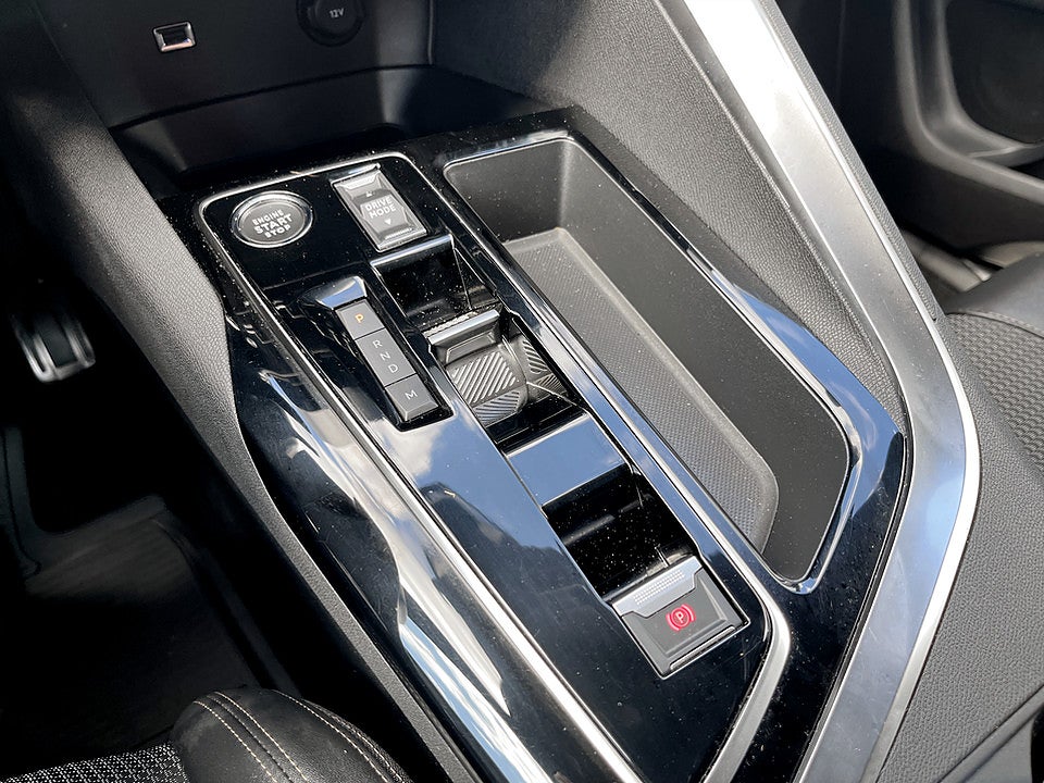 Bild på Peugeot 5008 GT 1.2 PT 130hk Aut 7-SITS B-KAMERA CARPLAY