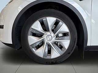 Tesla Model Y Long Range AWD Long Range Värmepump/Elstolar/Pano/Navi – bild 12