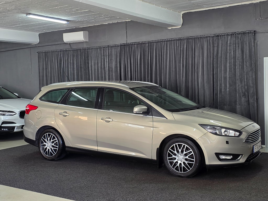 Ford Focus Kombi 1.5 TDCi ECOnetic Titanium Ny servad Farthållare
