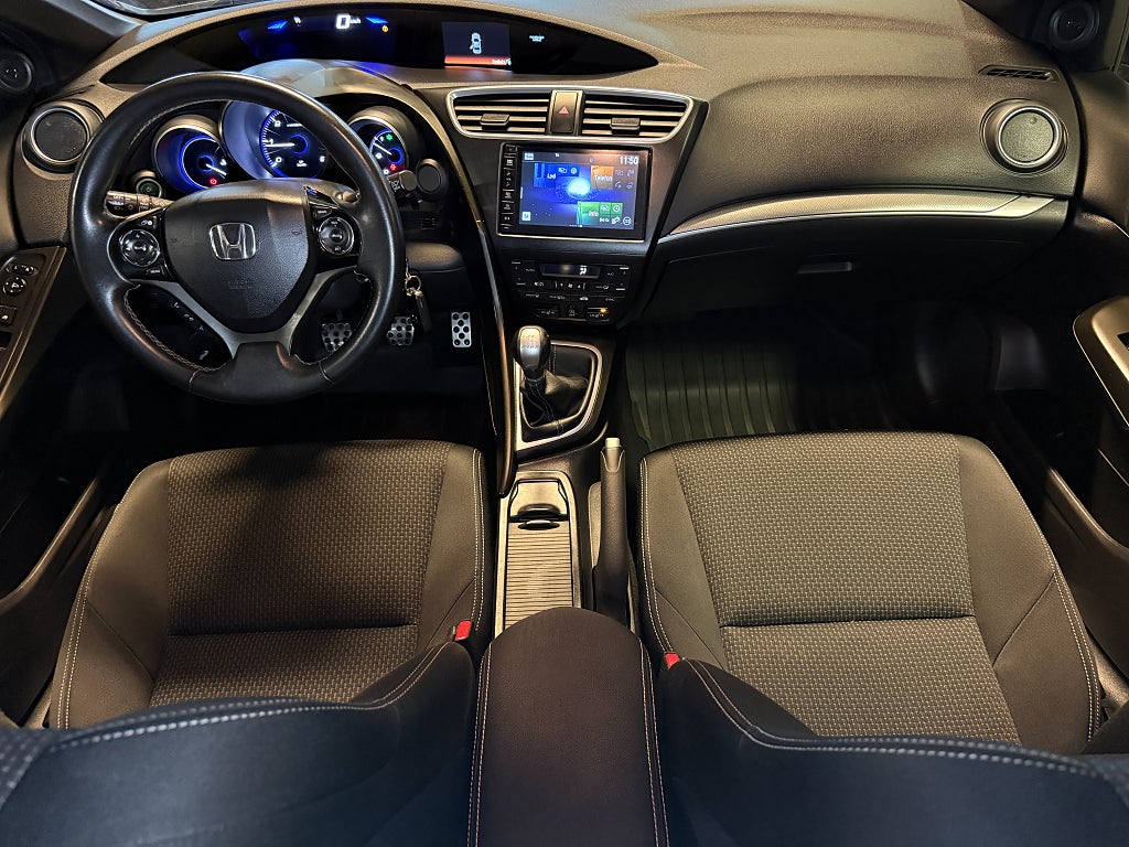 HONDA CIVIC 1.6 i-DTEC 120ch EURO 6 - CLIMATISATION - RÉGULATEUR DE VITESSE - JANTES ALLIAGE - BLUETOOTH