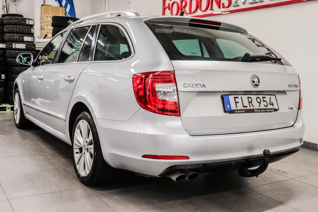 Skoda Superb 2015, bild 5/57