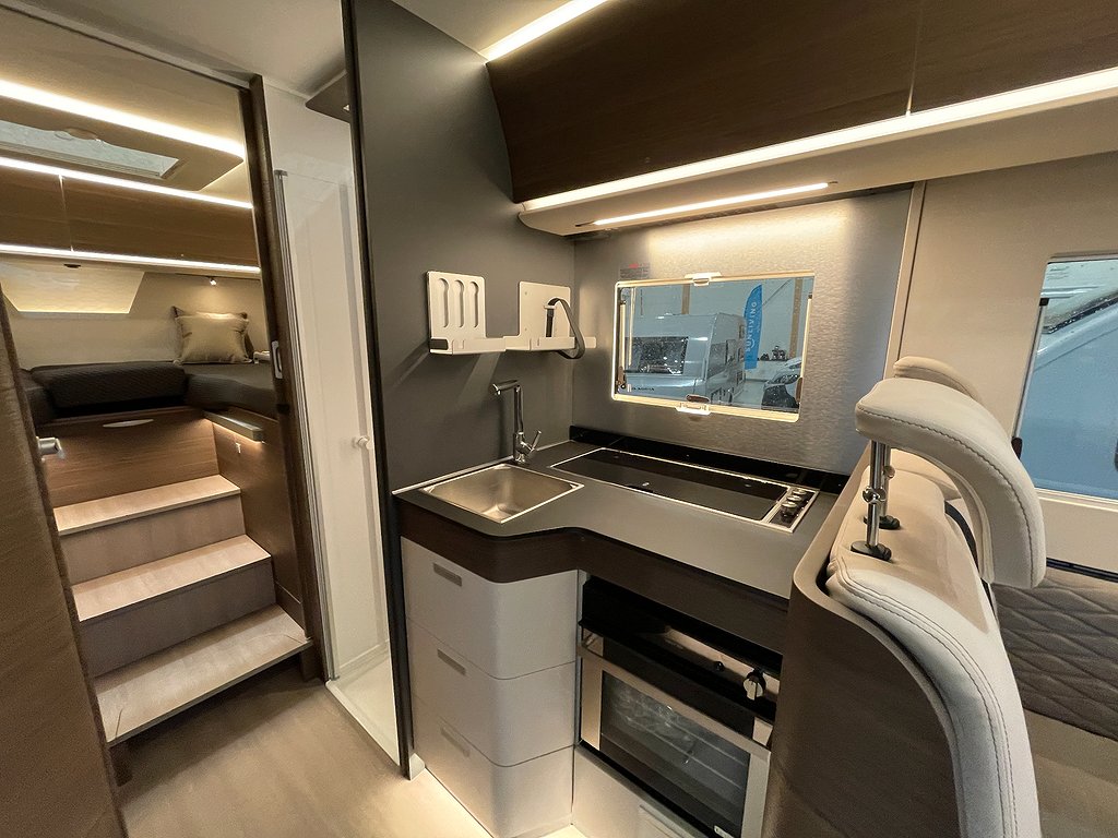 Adria Sonic Supreme 700 SL / Automat 180hk / ALDE / Taksäng - Adria