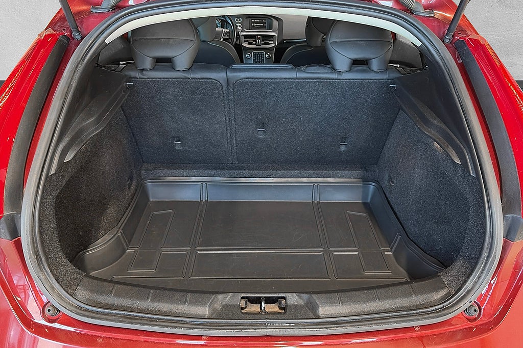 Volvo V40 D2 Momentum Fullservad Välvårdad VOC Värmare