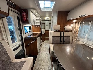 Husbil-halvintegrerad Hobby Optima De Luxe T65 GE 5 av 17