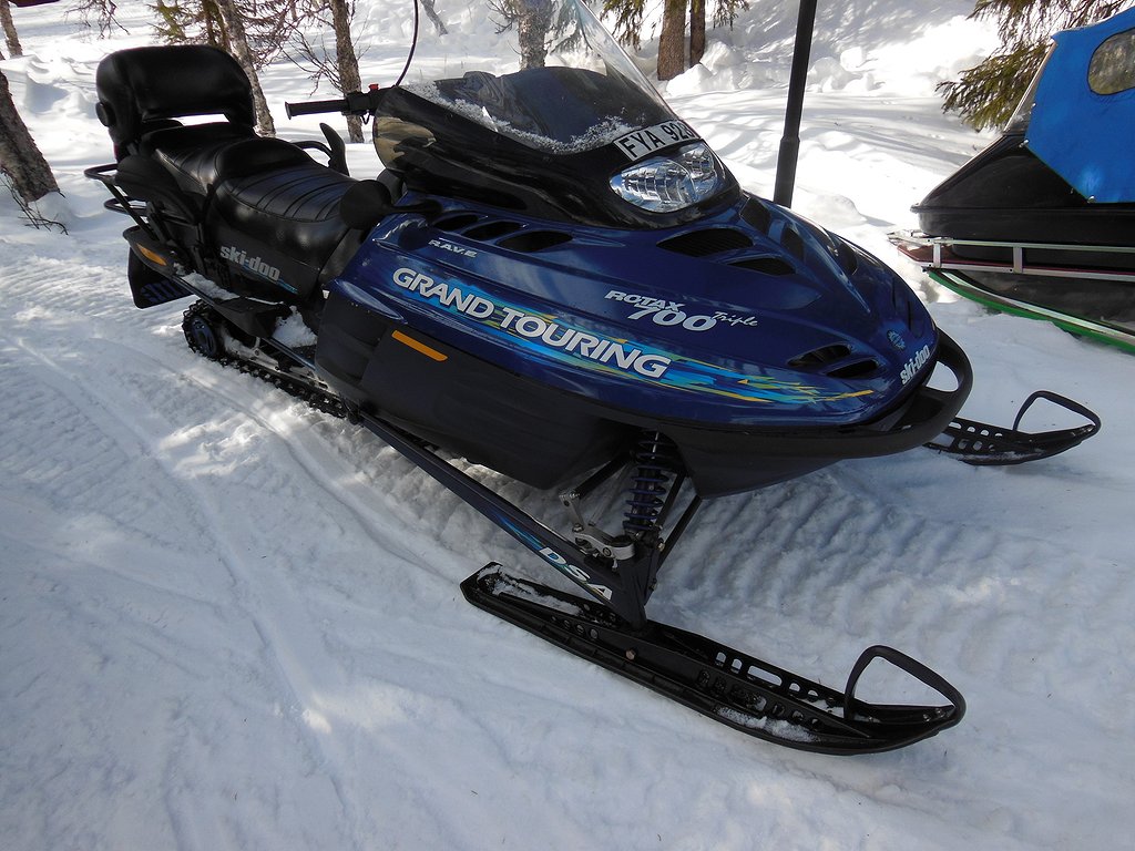 Ski-Doo Grand Touring 700 