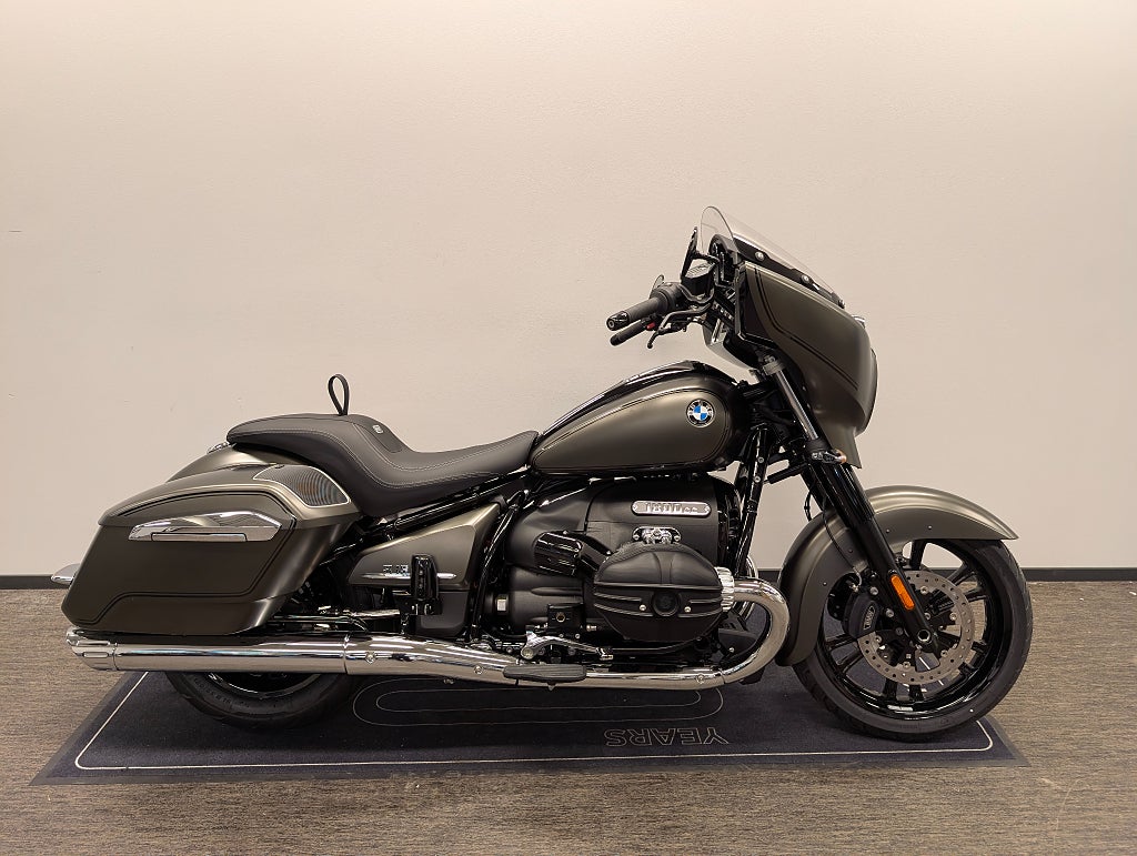 BMW R18 Bagger Manhattan Metallic Matt