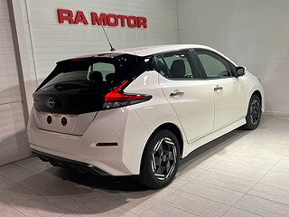 Halvkombi Nissan Leaf 4 av 17