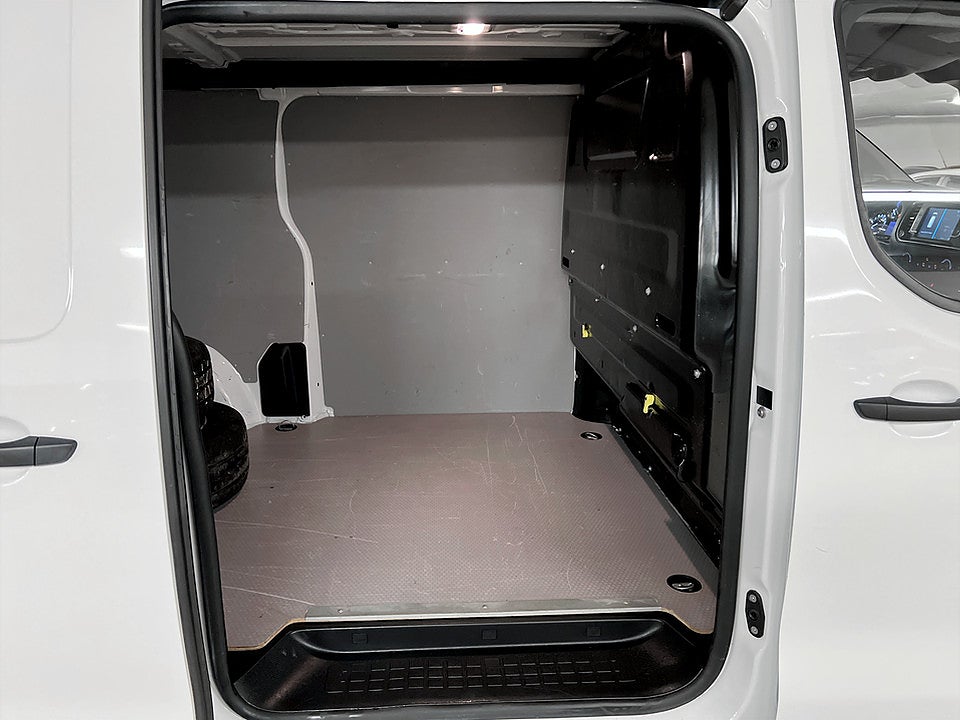 Bild på Peugeot Expert PRO 2.0 BHDi 145hk Aut L3 DRAG P-SENSORER