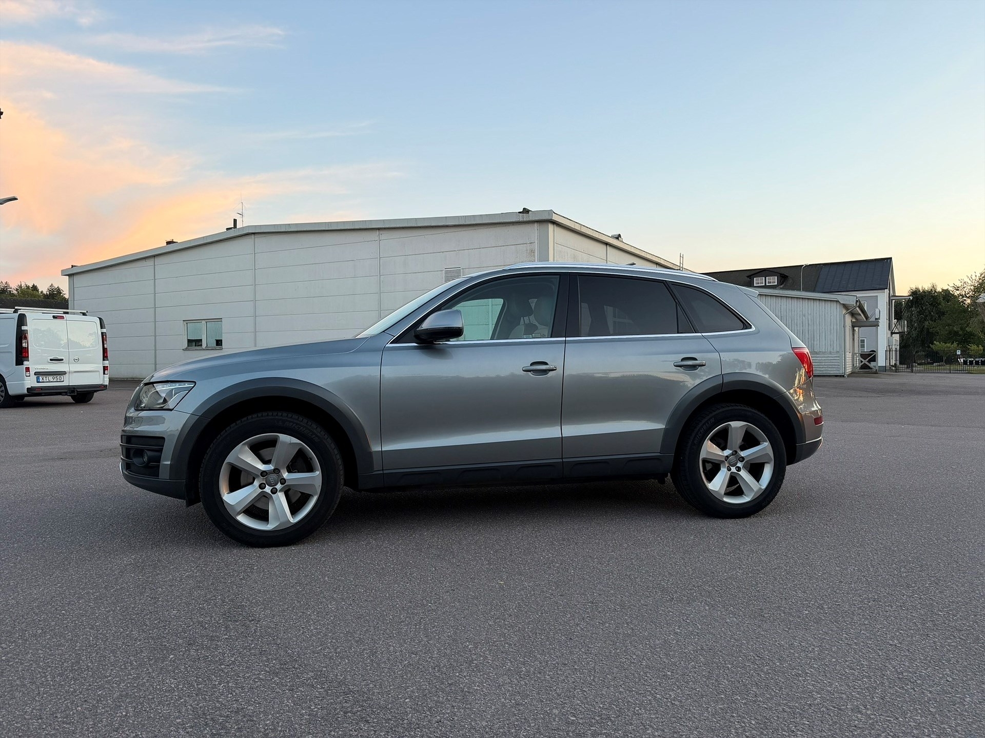 Audi Q5 2009, photo 3/10