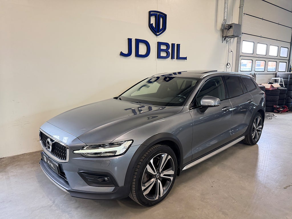Volvo V60 Cross Country D4 AWD Geartronic Momentum Drag Pano Bkamera Navi 190hk