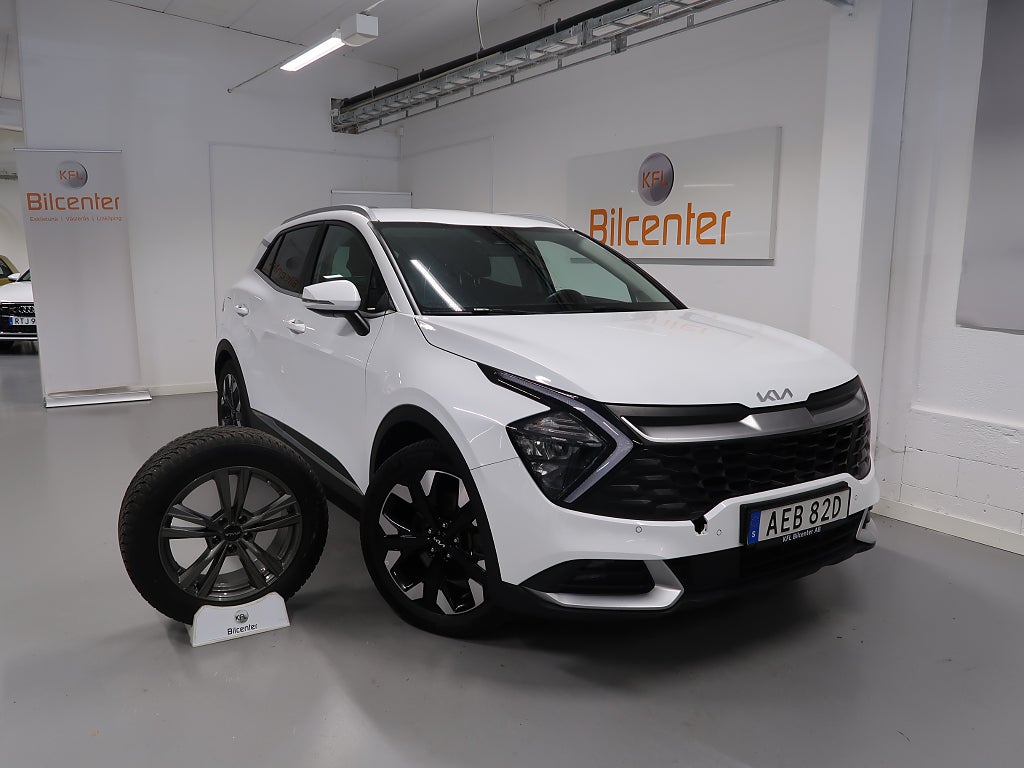 Kia Sportage PHEV AWD V-Däck ingår Drag-Kamera-Navi-CarPlay-Rattvärm
