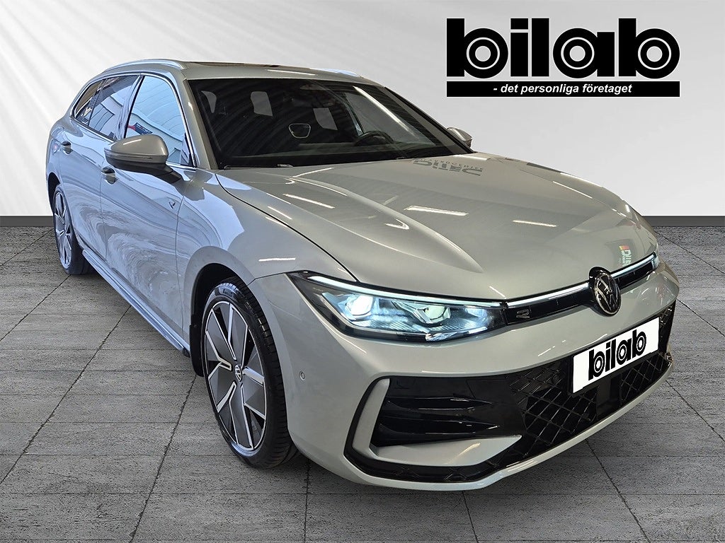 Volkswagen Passat R-Line E-Hybrid 277hk Drag/Travel Assist/Panorama