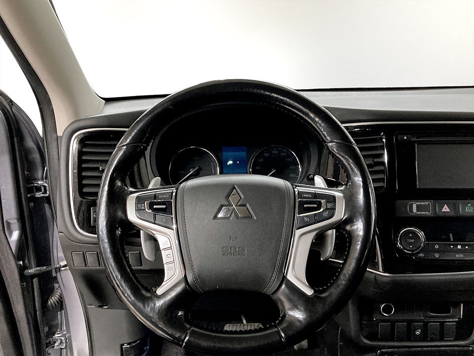 Bild på Mitsubishi Outlander PHEV 203hk Aut 4WD - B-KAMERA, DRAG