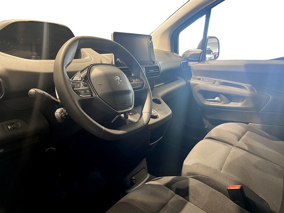Bild på Peugeot Partner PRO 1.5 BHDi 130hk Aut L1 DRAGKROK