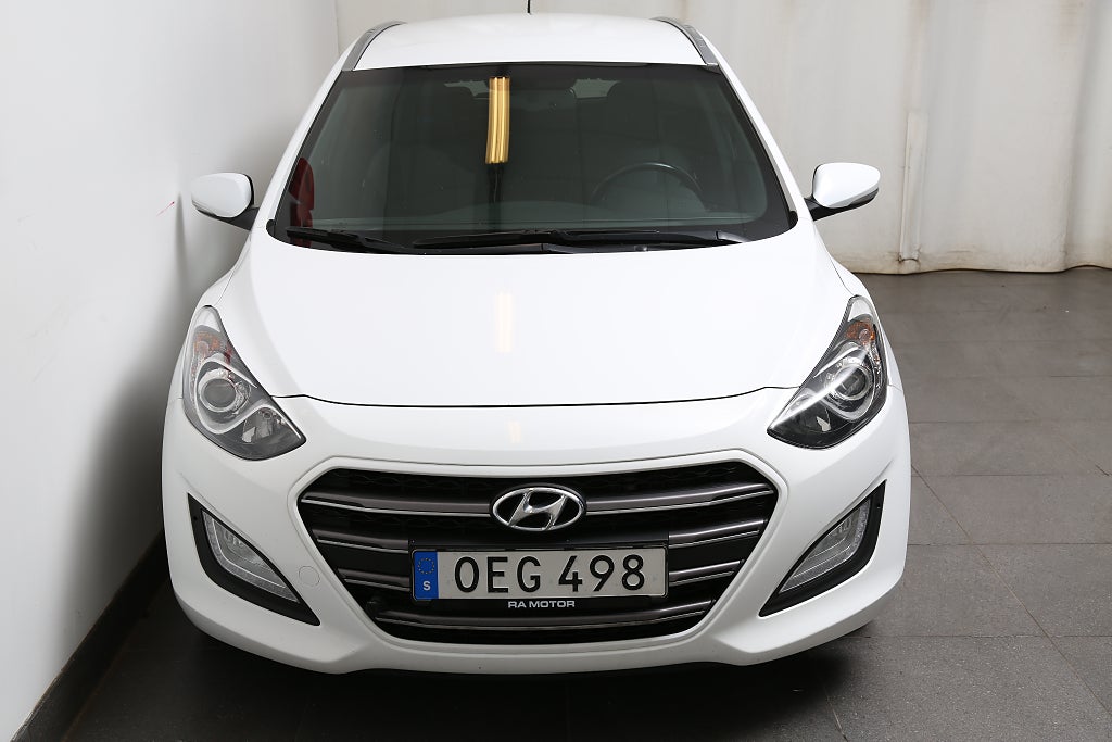 Hyundai i30 1,6 CRDi 136hk GO! Edition Kombi Motorvärmare Dragkrok 2017
