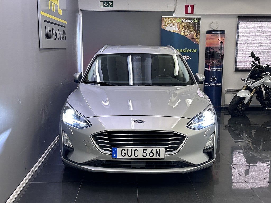 Ford Focus Kombi 1.0 EcoBoost Titanium Plus | HUD | VÄRMARE | DRAG