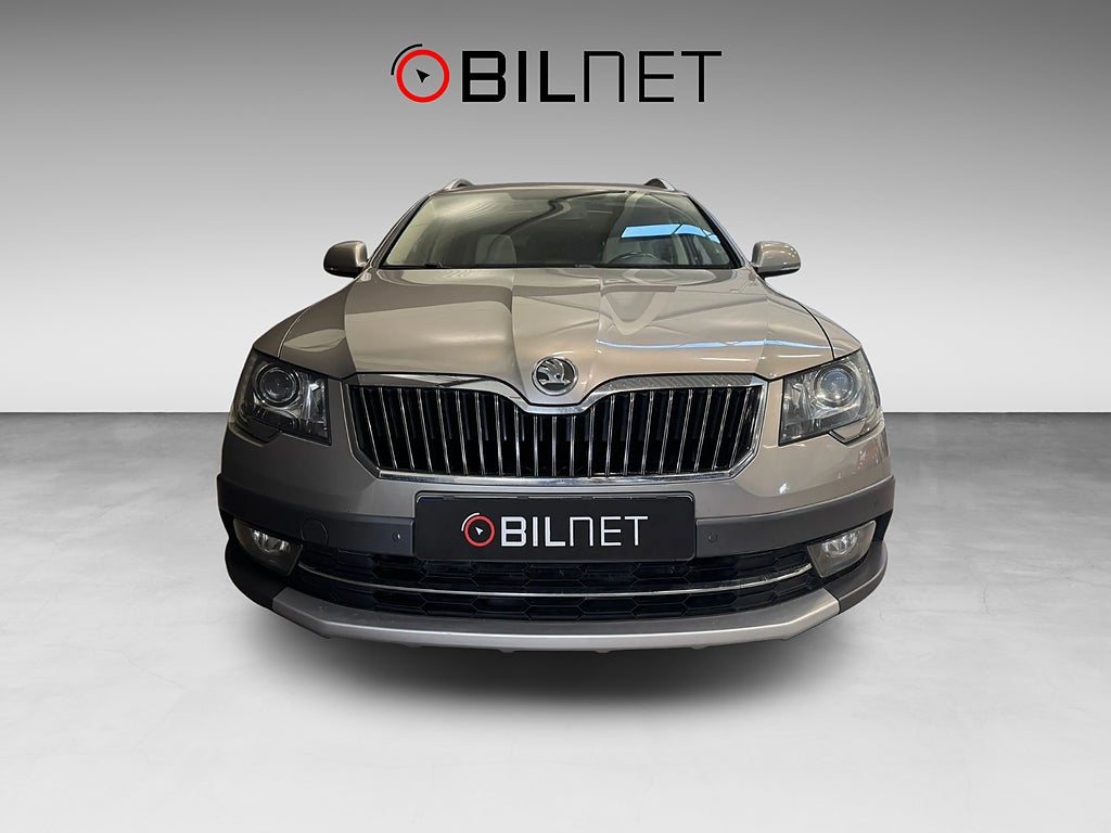 Skoda Superb Kombi 2.0 TDI 4x4 Alldrive *3,99%* Pano Drag Värmare