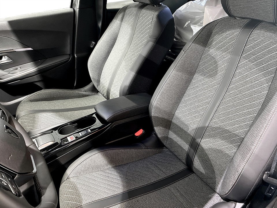 Bild på Peugeot 2008 Allure Hybrid 145hk Aut B-KAMERA CARPLAY