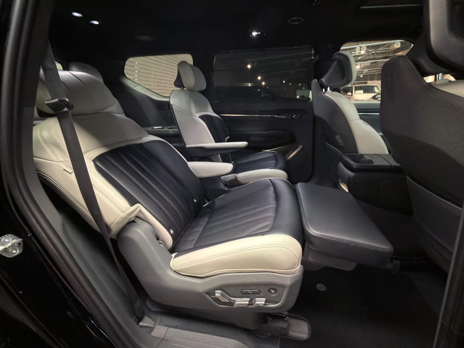 Kia EV9 AWD GT-Line 6-sits | Drag | Se utrustning 2024 - miniatyr 20