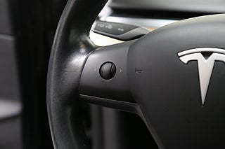 Sedan Tesla Model 3 16 av 27