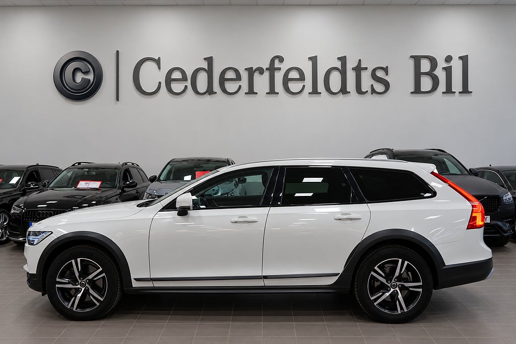 Volvo V90 Cross Country D4 AWD Pro Skinn B-kamera Drag D-värm SoV-hjul Euro 6