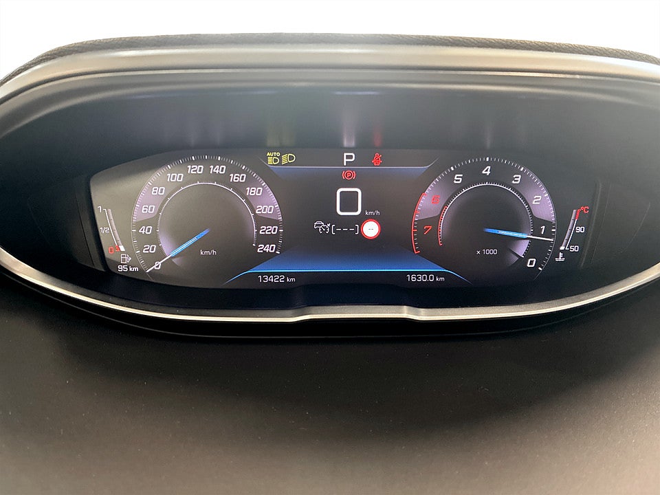 Bild på Peugeot 5008 GT Black Pack 1.2 PT 130hk Aut 7-SITS B-KAMERA ELSTOL
