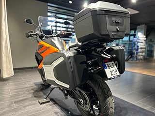 KTM 1290 Super Adventure S / Tech pack / 3 väskor / Endast 1302 mil!