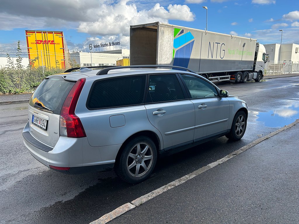 Volvo V50 1.8 Flexifuel   21300 mil AC 