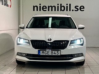 Skoda Superb Kombi 2.0 TDI 4x4 Style Drag Dvärm Kamera SoV