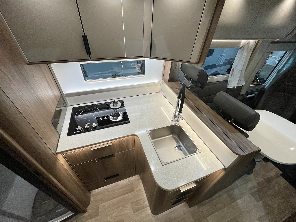 Kabe TMRI 830 LGB Imperial /Drag/Cinderella/Bakhjulsdriven 190hk - Kabe