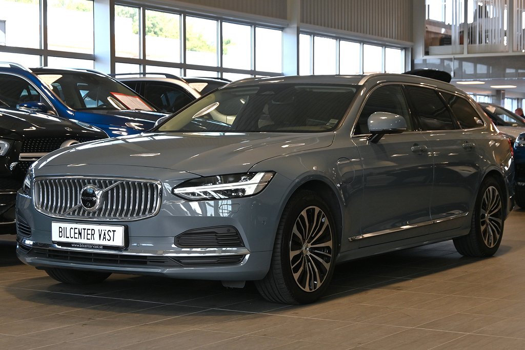 Volvo V90 Recharge T6 AWD 350hk Core Edt. Läder Drag 