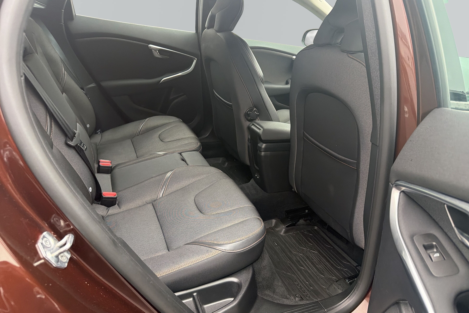 Volvo V40 Cross Country D2 Momentum Business Advanced Drag 2018 - miniatyr 35