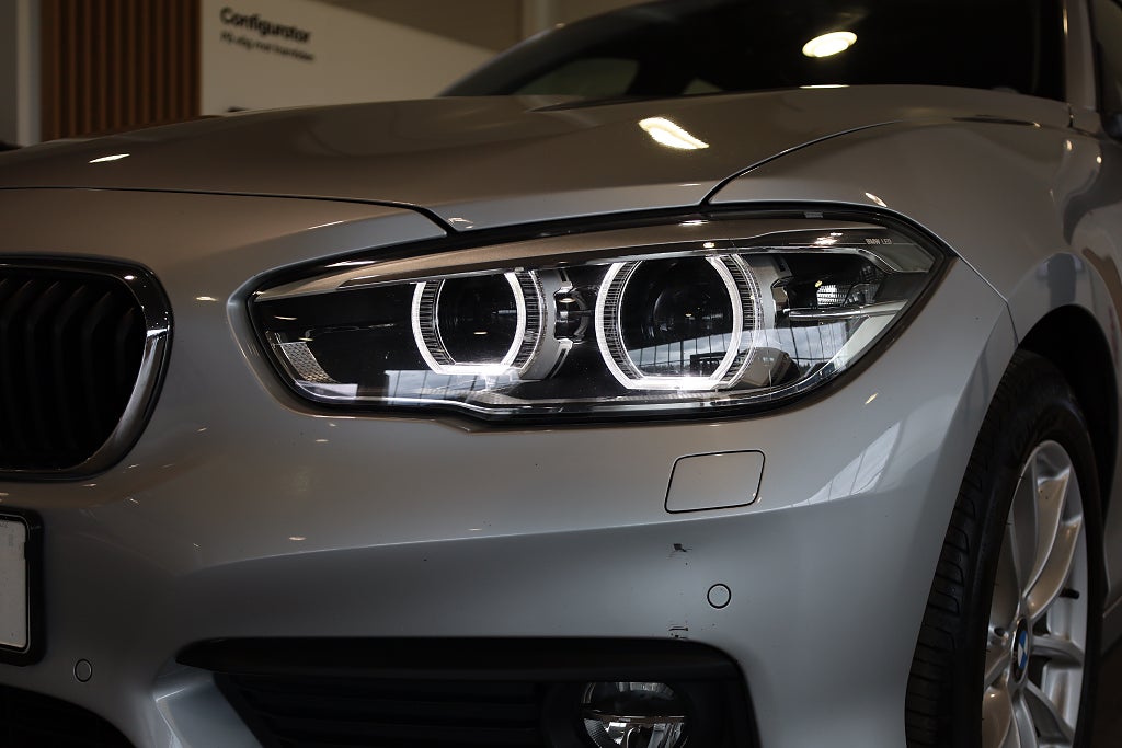 BMW 118I Steptronic Advantage PDC Connected Blåtand 2017