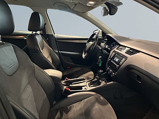 Skoda Octavia Scout 2.0 TDI 4×4 Premium Drag Dvärm Kamera Mvärm SoV – bild 10