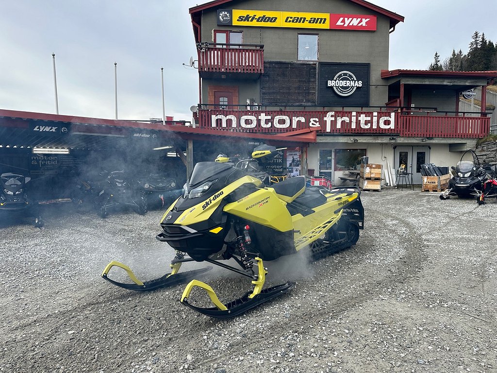 Ski-Doo Backcountry X-RS 850 E-Tec Turbo R 10,25 Display -25 