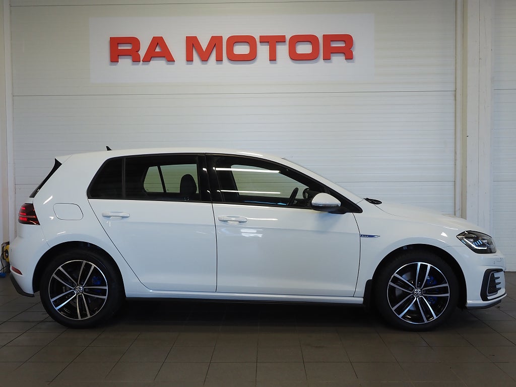 Volkswagen Golf GTE 1.4 TSI 204hk Plug-In Hybrid | Värmare | 2020