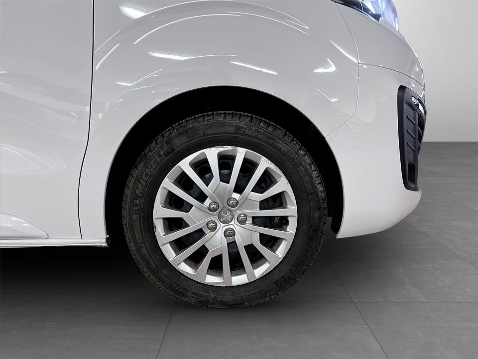 Bild på Peugeot Expert PRO+ 2.0 BHDi 145hk Aut L3 B-KAMERA DRAG