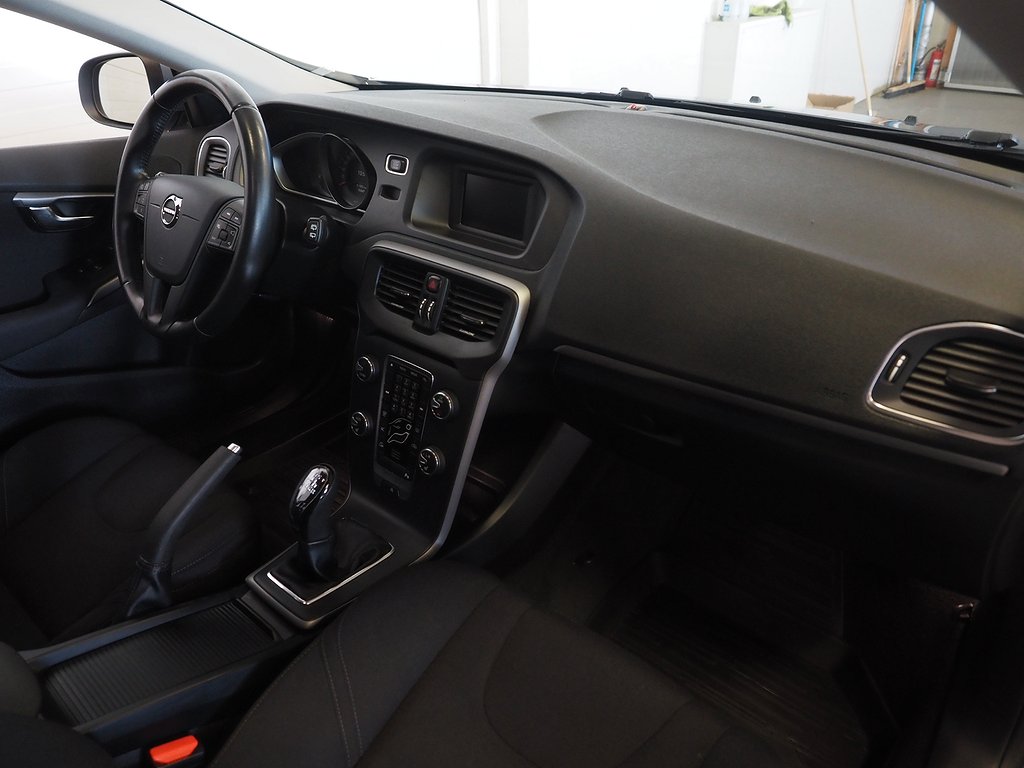 Volvo V40 T2 122hk Kinetic Business Klimatpkt B-Värm Farthål 2017