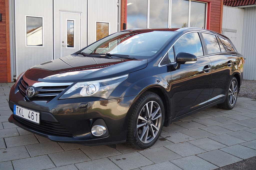 Toyota Avensis Kombi 2.2 D-4D Automat Executive Drag Pano 