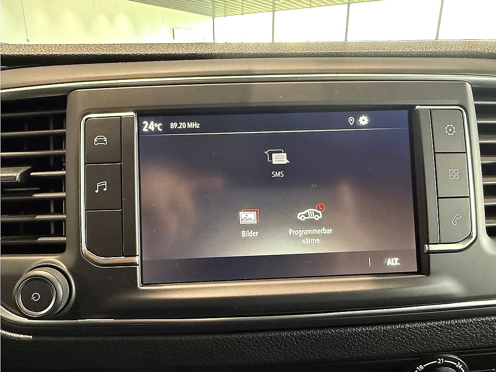 Bild på Opel Vivaro Business 2.0 BHDi 145hk L3 - B-KAMERA, DRAG